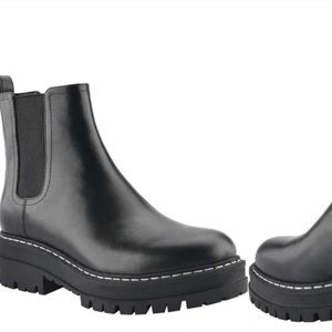 New marc fisher Chelsea Boots Size 9